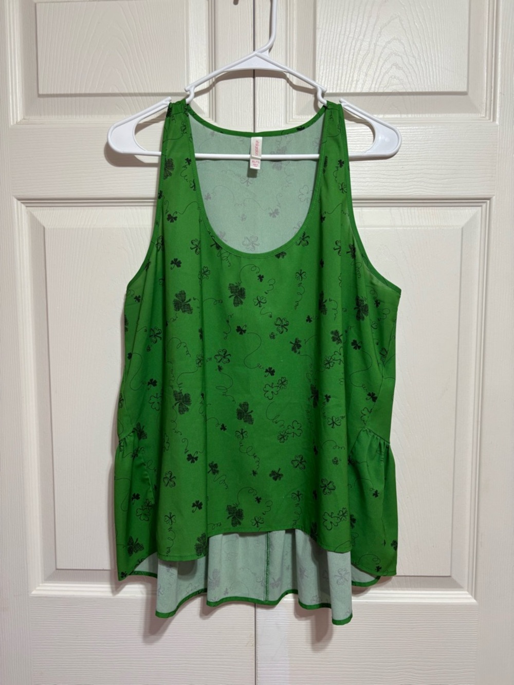 Xhilaration Green Floral Scoop Neck Tank Top